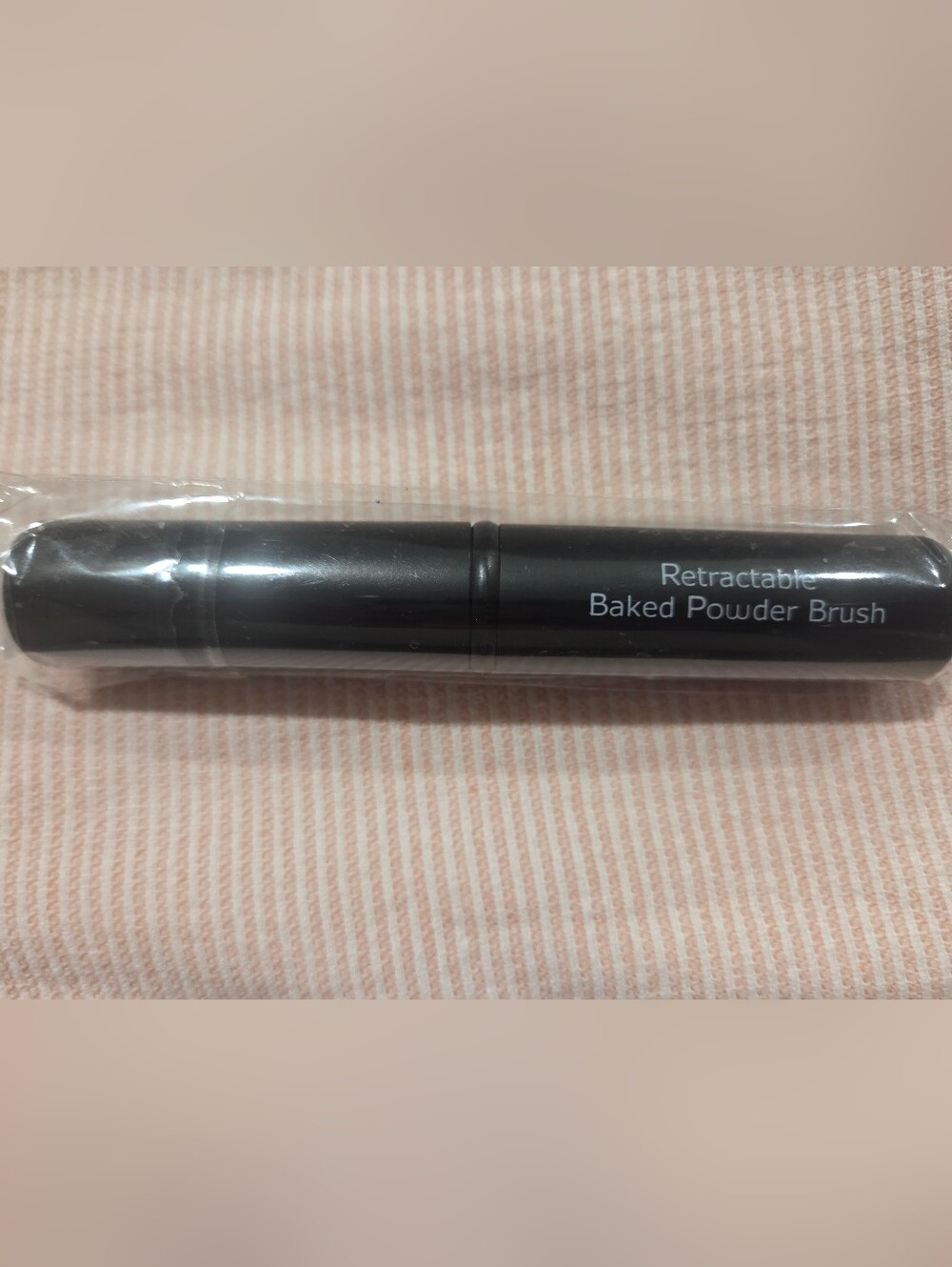 Laura Geller Retractable Baked Powder Brush - Picture 2 of 2